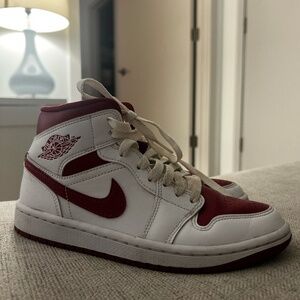 Nike Jordan 1 Mid Reverse Chicago/ White Pomegranate- Women's Size 6